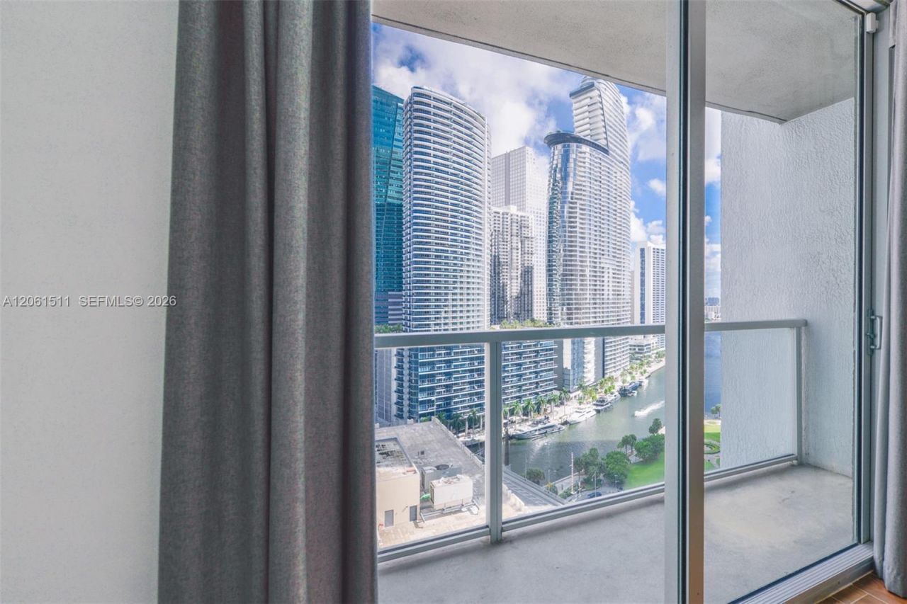 500 Brickell Ave, Unit 2407, Miami, FL 33131 Photo