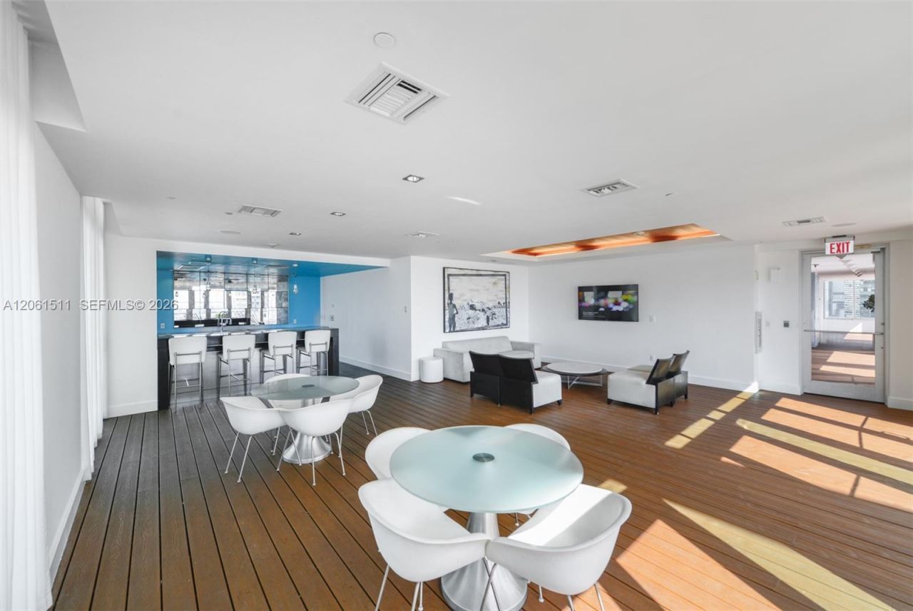 500 Brickell Ave, Unit 2407, Miami, FL 33131 Photo