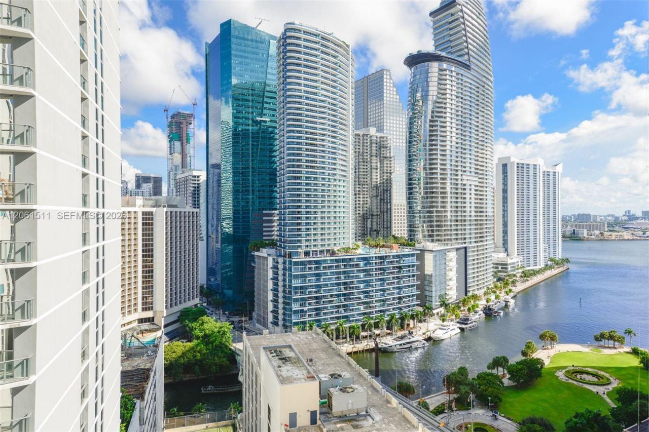 500 Brickell Ave, Unit 2407, Miami, FL 33131 Photo