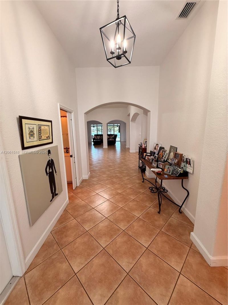 15462 SW 39th St , Miami, FL 33185 Photo
