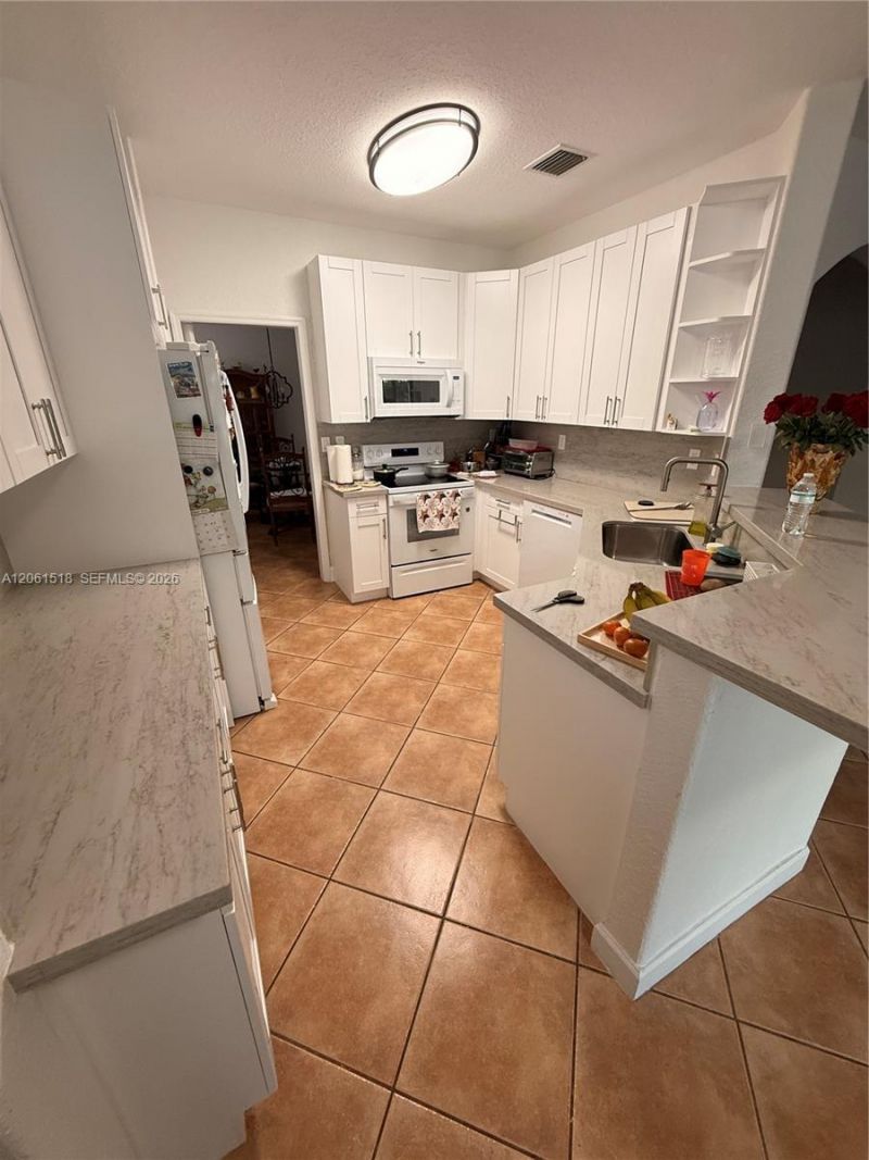 15462 SW 39th St , Miami, FL 33185 Photo