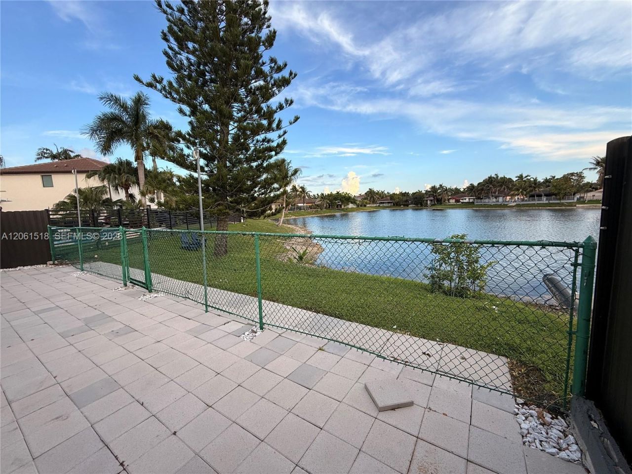 15462 SW 39th St , Miami, FL 33185 Photo
