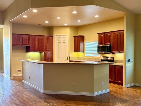 26944 Silver Lakes Parkway, Helendale, CA 92342