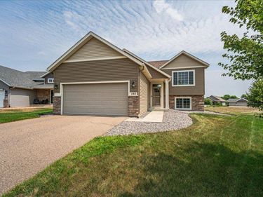 180 Tuttle Dr, Hastings, MN 55033