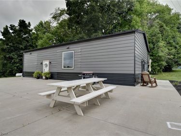 7290 Crane Road SW, Sherrodsville, OH 44675