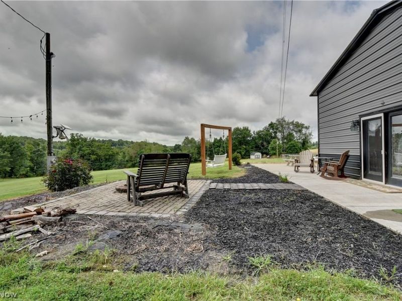 7290 Crane Road SW, Sherrodsville, OH 44675 Photo 2