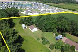 1621 Highway 9  photo 4