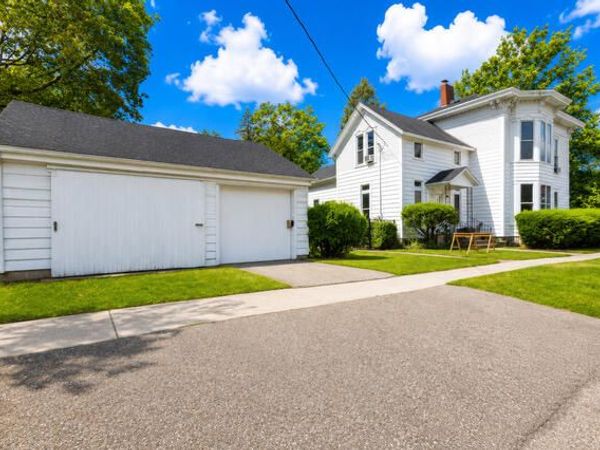 214 N Gremps Street, Paw Paw, MI 49079