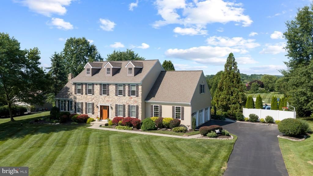 3821 FOUNTAIN CIRCLE, FOUNTAINVILLE, PA 18923