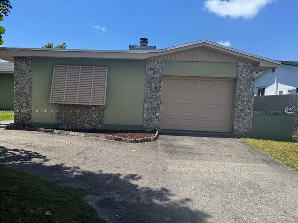 9110 SW 200 St , Cutler Bay, FL 33157