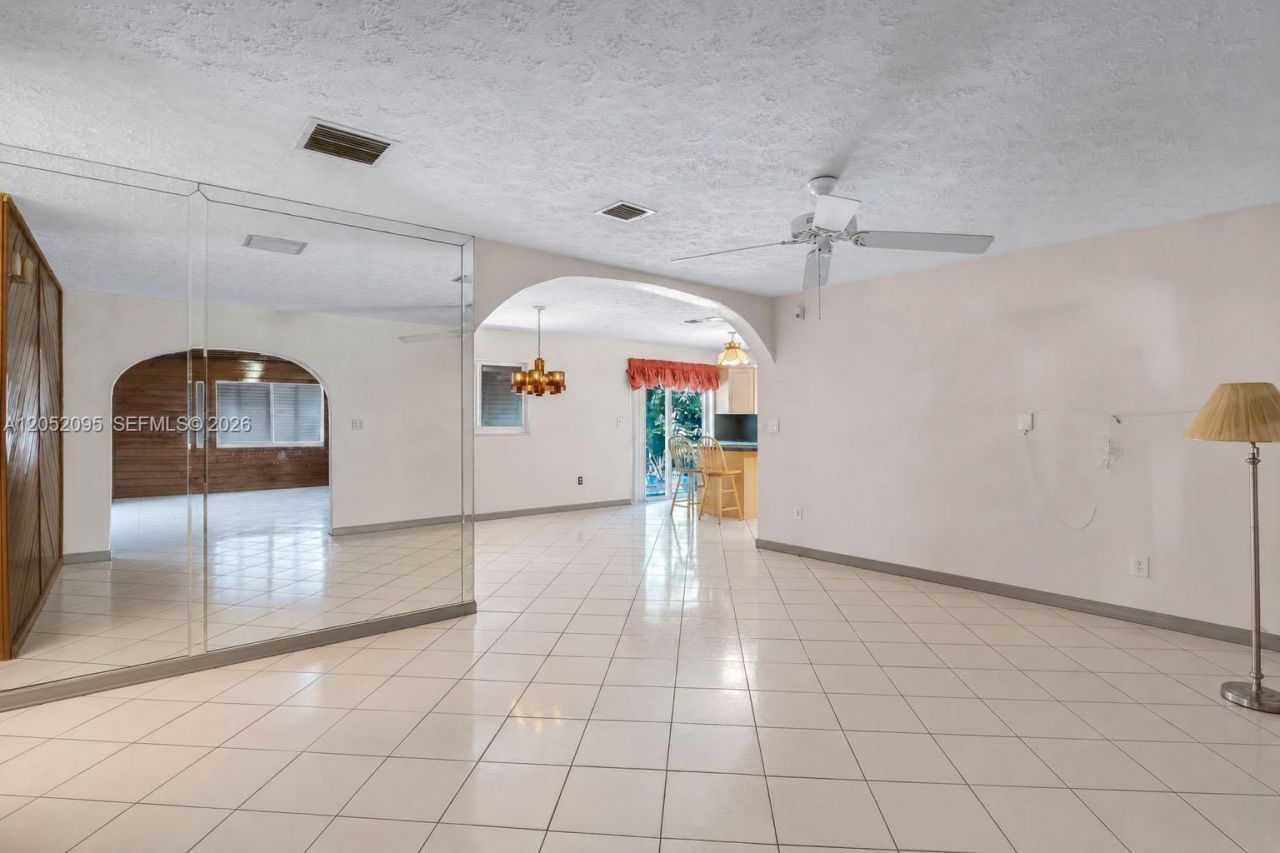9110 SW 200 St, Cutler Bay, FL 33157 Photo