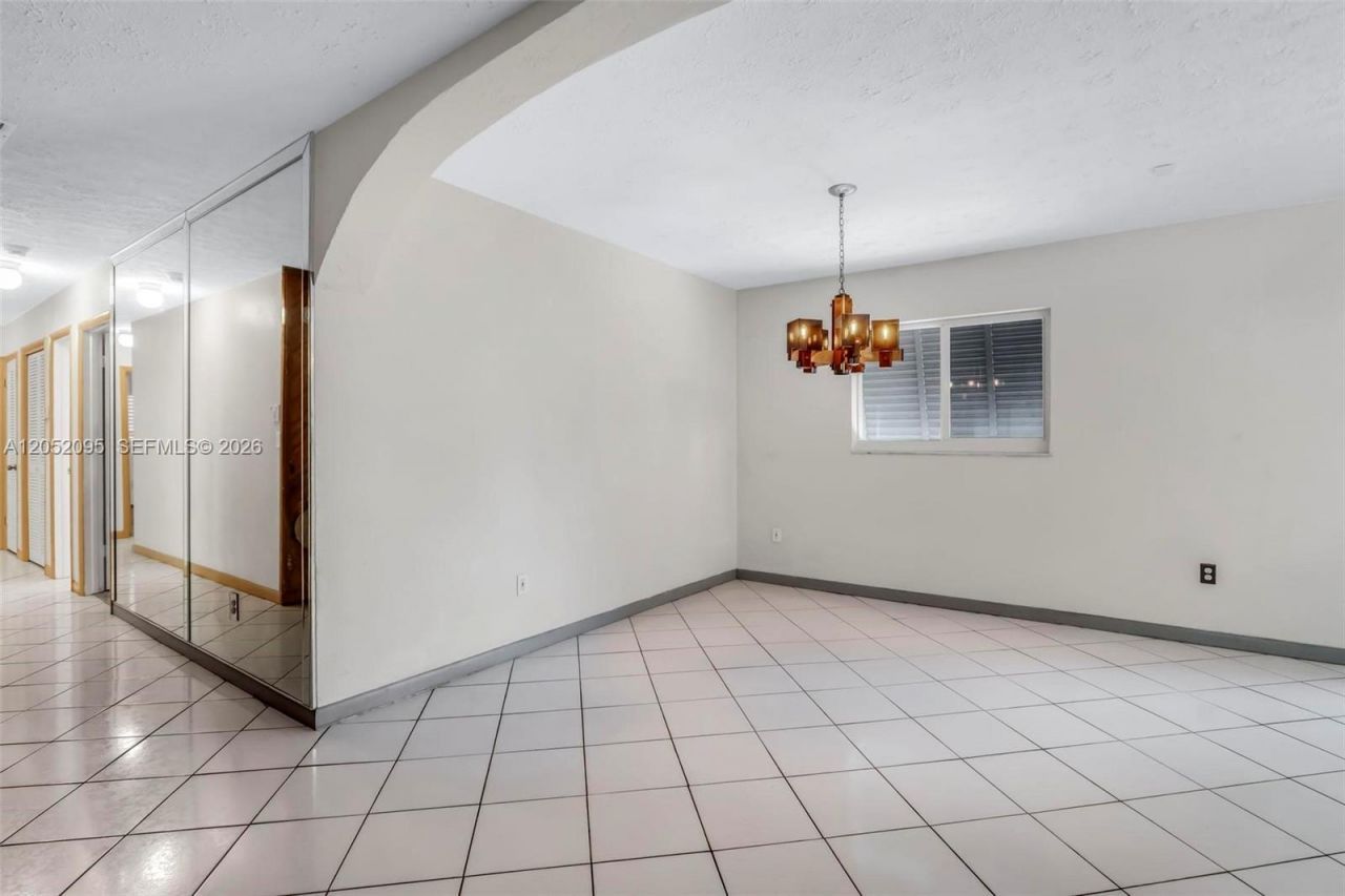 9110 SW 200 St, Cutler Bay, FL 33157 Photo