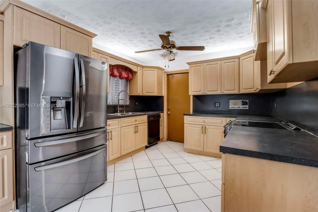 9110 SW 200 St, Cutler Bay, FL 33157 Photo