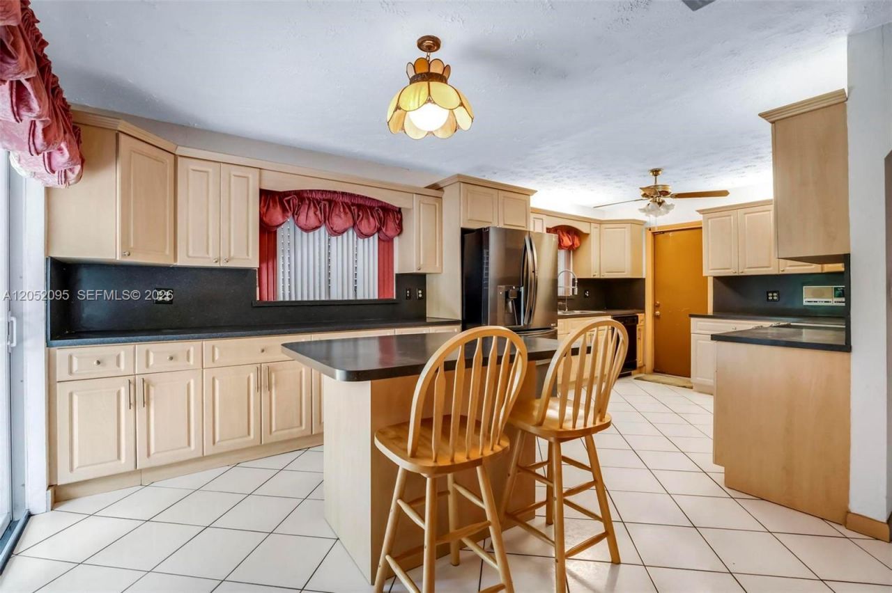 9110 SW 200 St, Cutler Bay, FL 33157 Photo