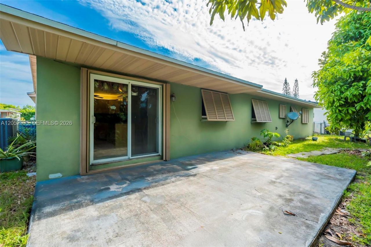 9110 SW 200 St, Cutler Bay, FL 33157 Photo