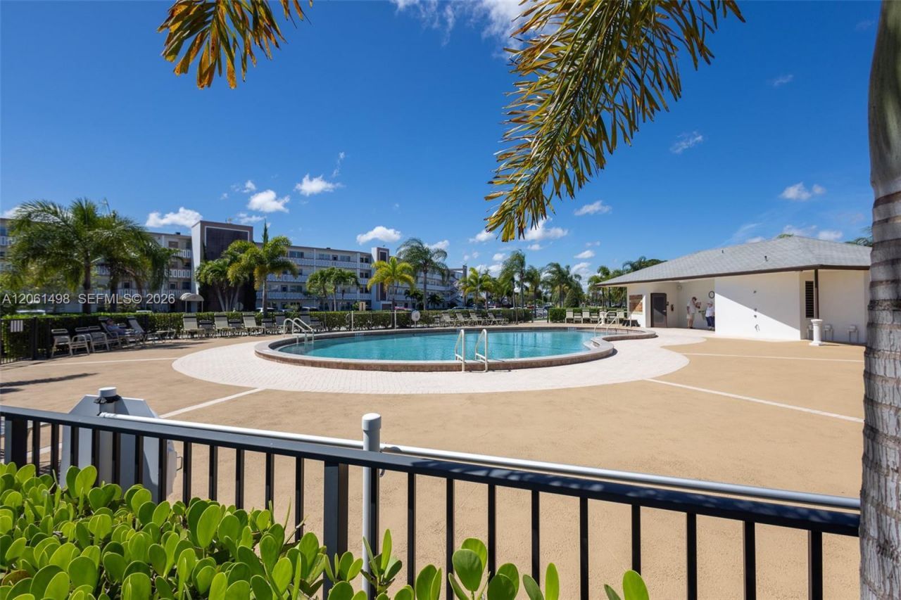 3049 Wolverton C , Unit 3049, Boca Raton, FL 33434 Photo