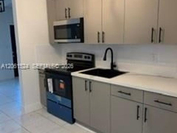 6110 Monroe St, Hollywood, FL 33023