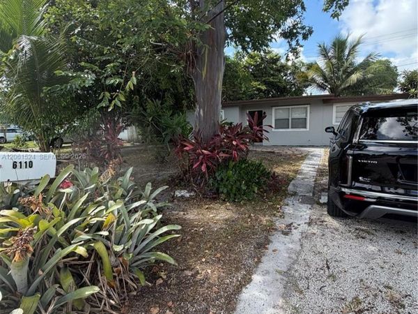 6110 Monroe St , Hollywood, FL 33023
