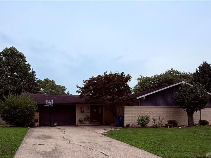 420 Bowman Avenue, Tipp City, OH 45371 Photo 2