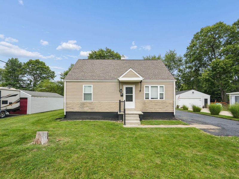 196 Maple Drive, Columbus, OH 43228 Photo 1