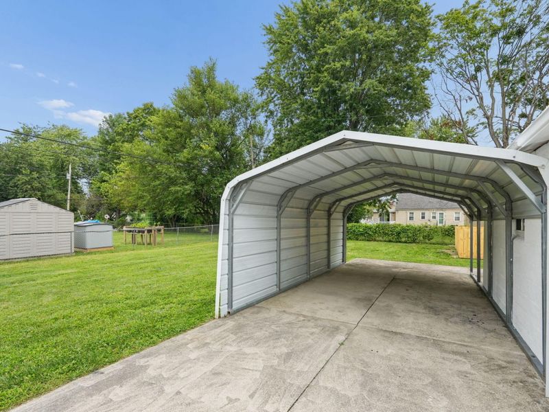 196 Maple Drive, Columbus, OH 43228 Photo 28