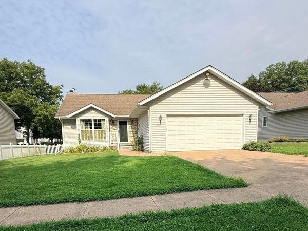 211 Crescent Lane, Fort Madison, IA 52627