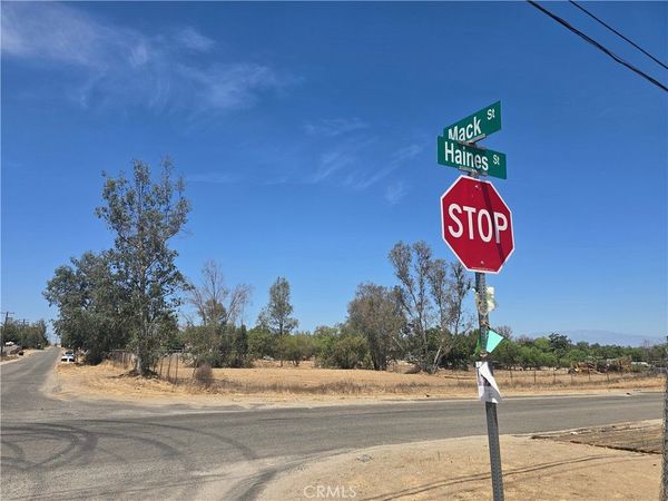 20495 Haines, Perris, CA 92570