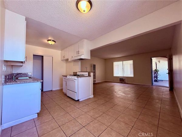 3300 W Orange Avenue, Unit 6, Anaheim, CA 92804