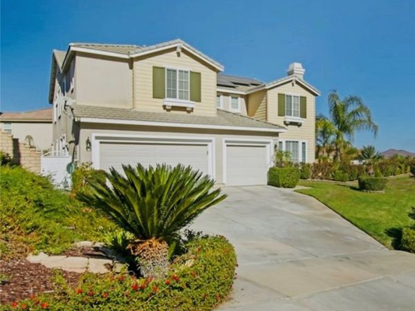 13 Della Cava Lane, Lake Elsinore, CA 92532