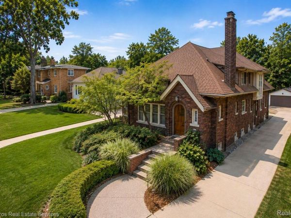 637 Washington Road, Grosse Pointe, Mi 48230