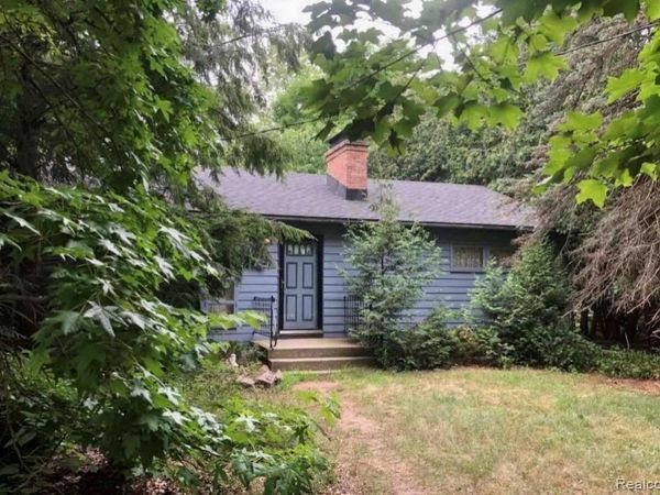 2204 Rogue River Road NE, Plainfield Township, Mi 49306