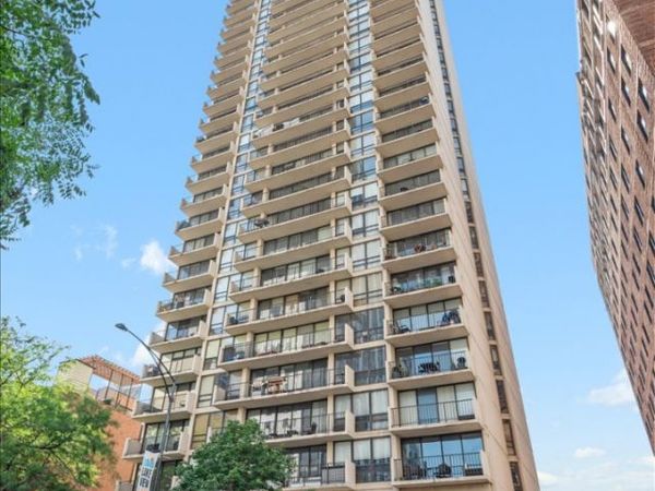 3150 N Sheridan Road, Unit 27B, Chicago, IL 60657