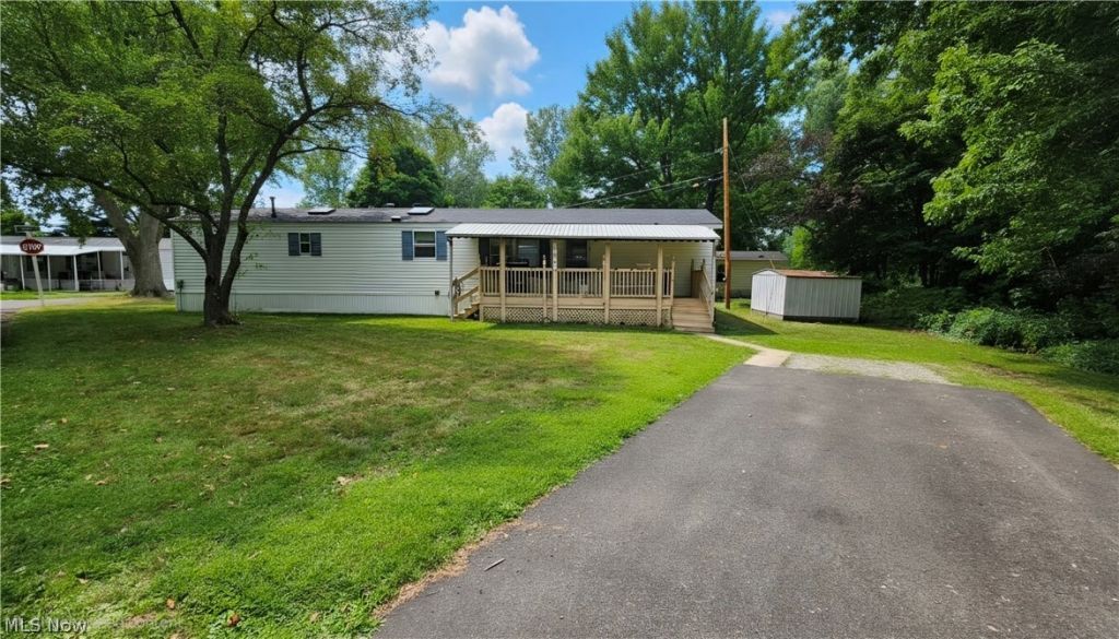 100 Maplegrove Lane, Mentor, OH 44060 Main Photo