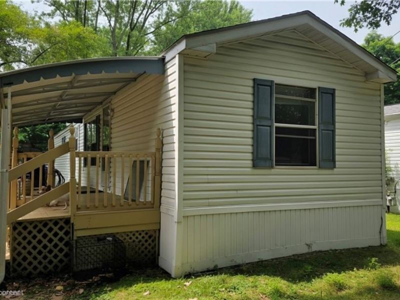 100 Maplegrove Lane, Mentor, OH 44060 Photo 2