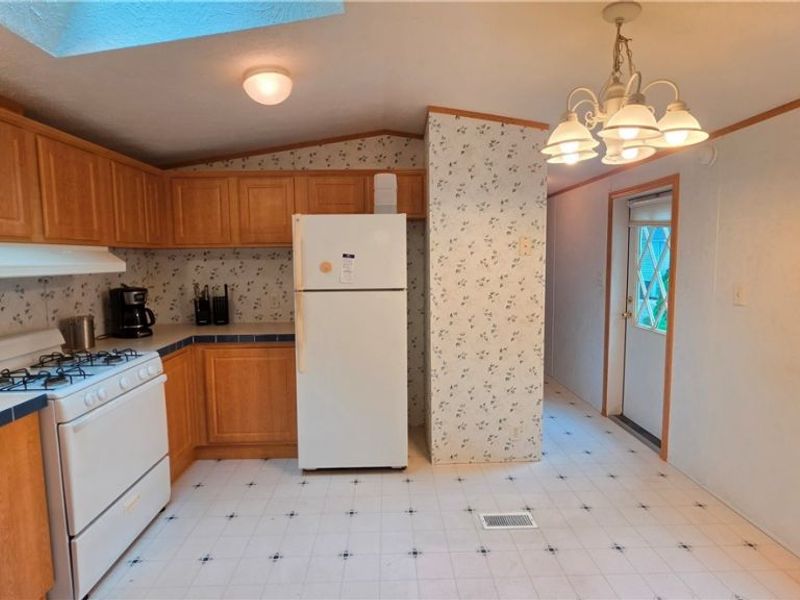 100 Maplegrove Lane, Mentor, OH 44060 Photo 26