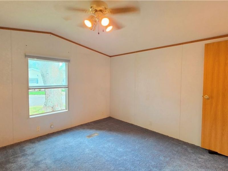 100 Maplegrove Lane, Mentor, OH 44060 Photo 8
