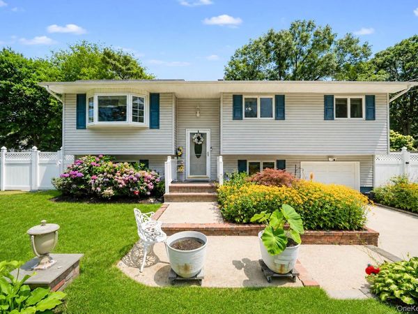 109 Midland Boulevard, Ronkonkoma, NY 11779