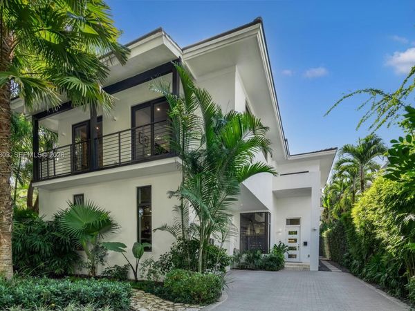 3630 Avocado Ave , Miami, FL 33133