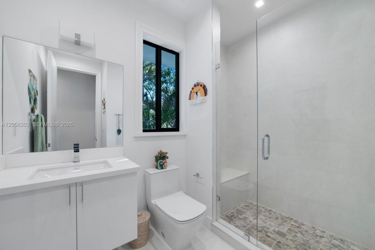 3630 Avocado Ave, Miami, FL 33133 Photo