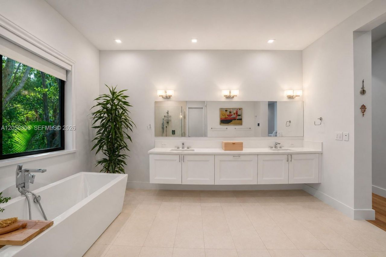 3630 Avocado Ave, Miami, FL 33133 Photo