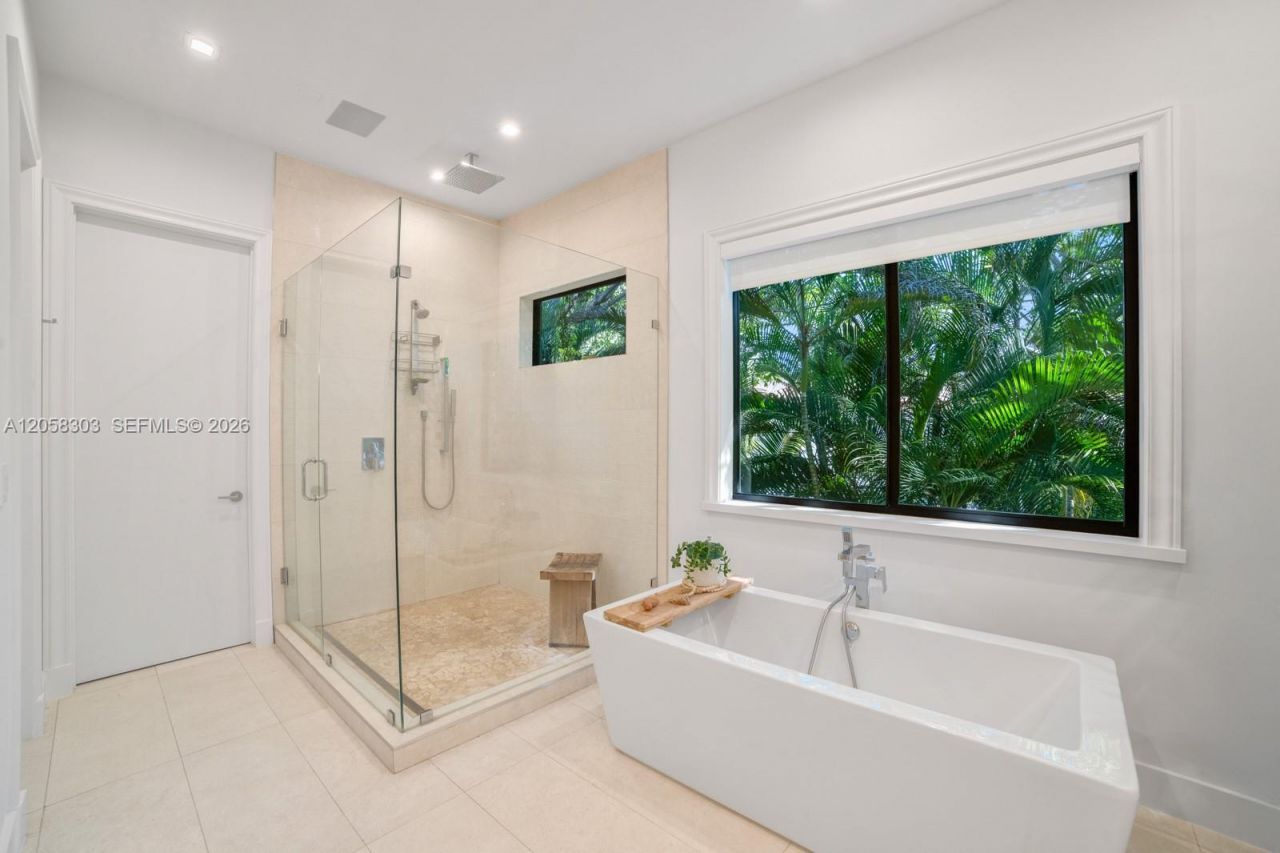 3630 Avocado Ave, Miami, FL 33133 Photo