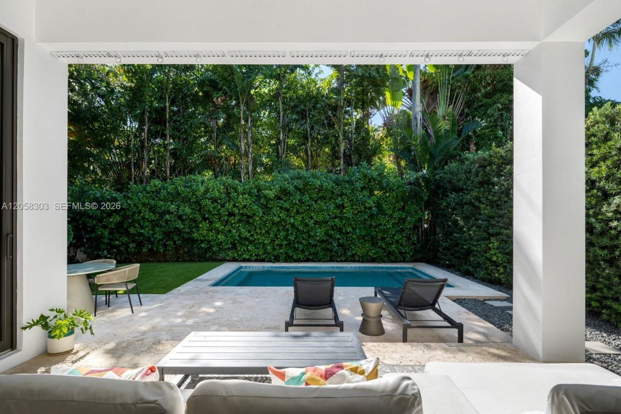 3630 Avocado Ave, Miami, FL 33133 Photo