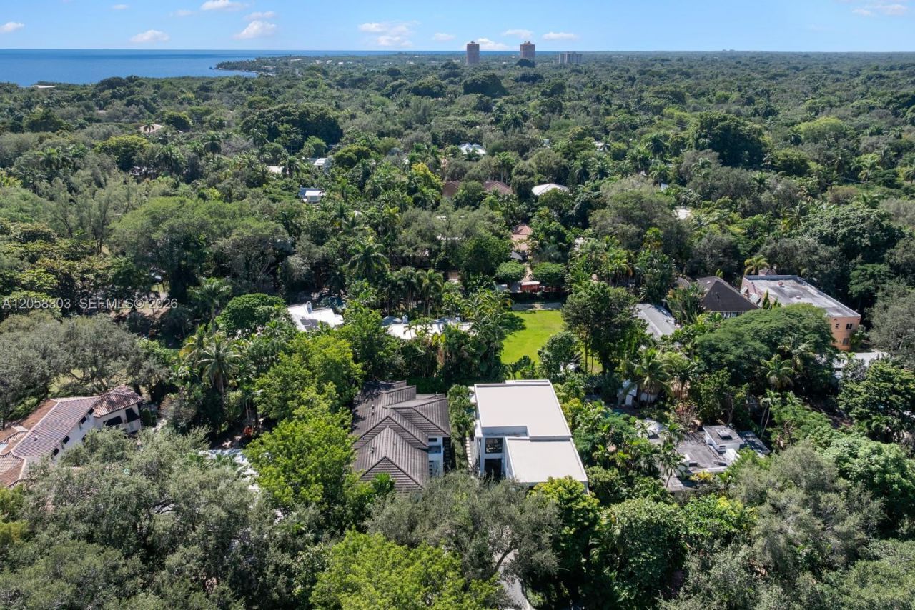 3630 Avocado Ave, Miami, FL 33133 Photo