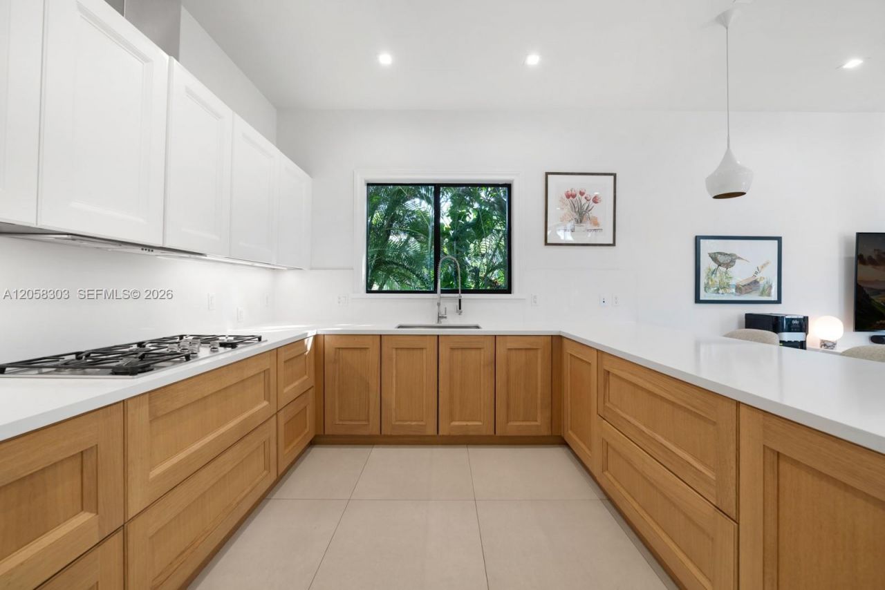 3630 Avocado Ave, Miami, FL 33133 Photo
