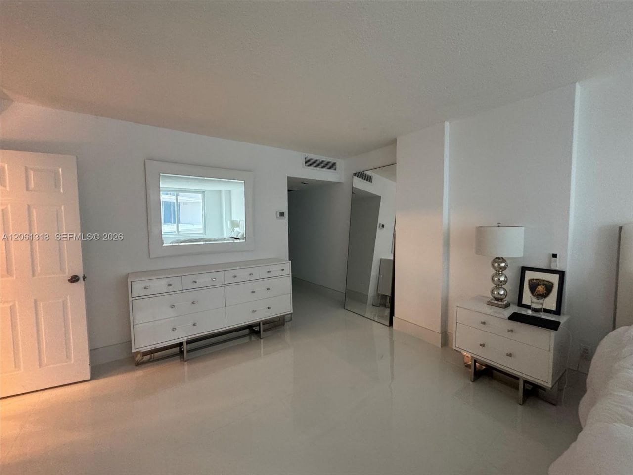 5401 Collins Ave , Unit 334, Miami Beach, FL 33140 Photo