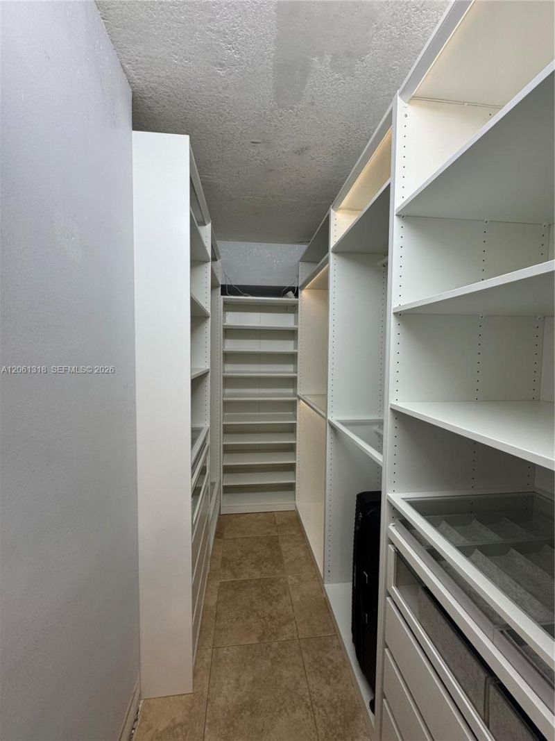 5401 Collins Ave , Unit 334, Miami Beach, FL 33140 Photo