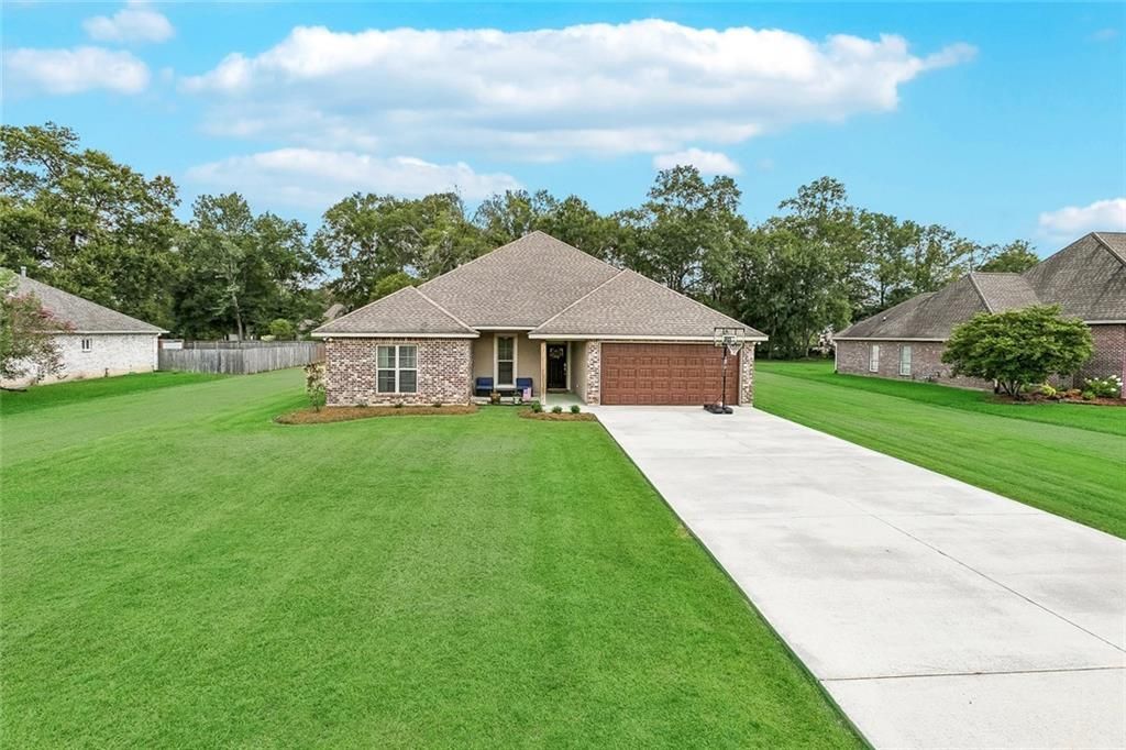 30253 DEAUX RUN Road , Albany, LA 70711