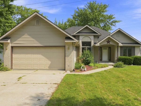 2988 N Knoll Drive, Macy, IN 46951