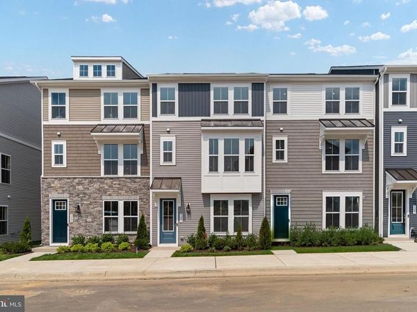 9207 FORKLEAF OAK DR, FREDERICKSBURG, VA 22407