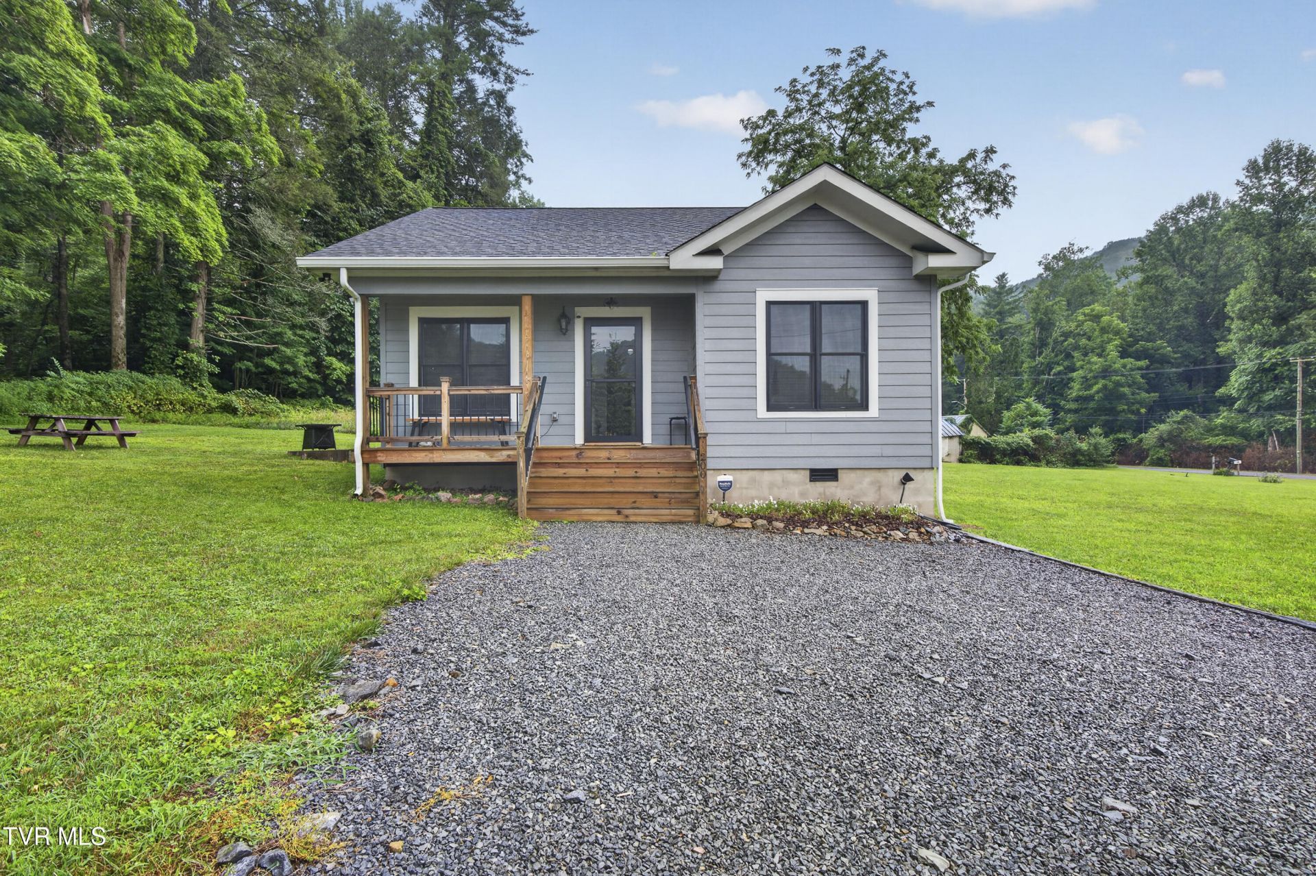 200 Lexington Street, Damascus, VA 24236 Main Photo